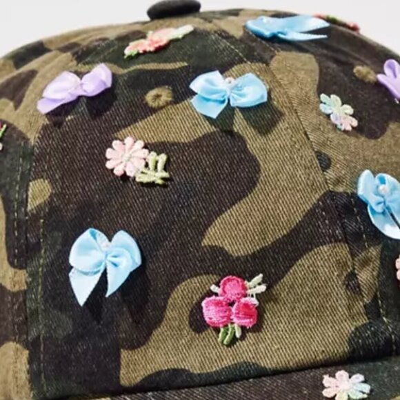 NWT Urban Outfitters Camo Bow Baseball Hat - Picture 4 of 5